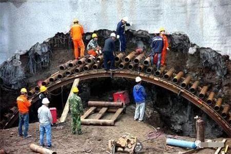 东阳隧道钢花管支护案例